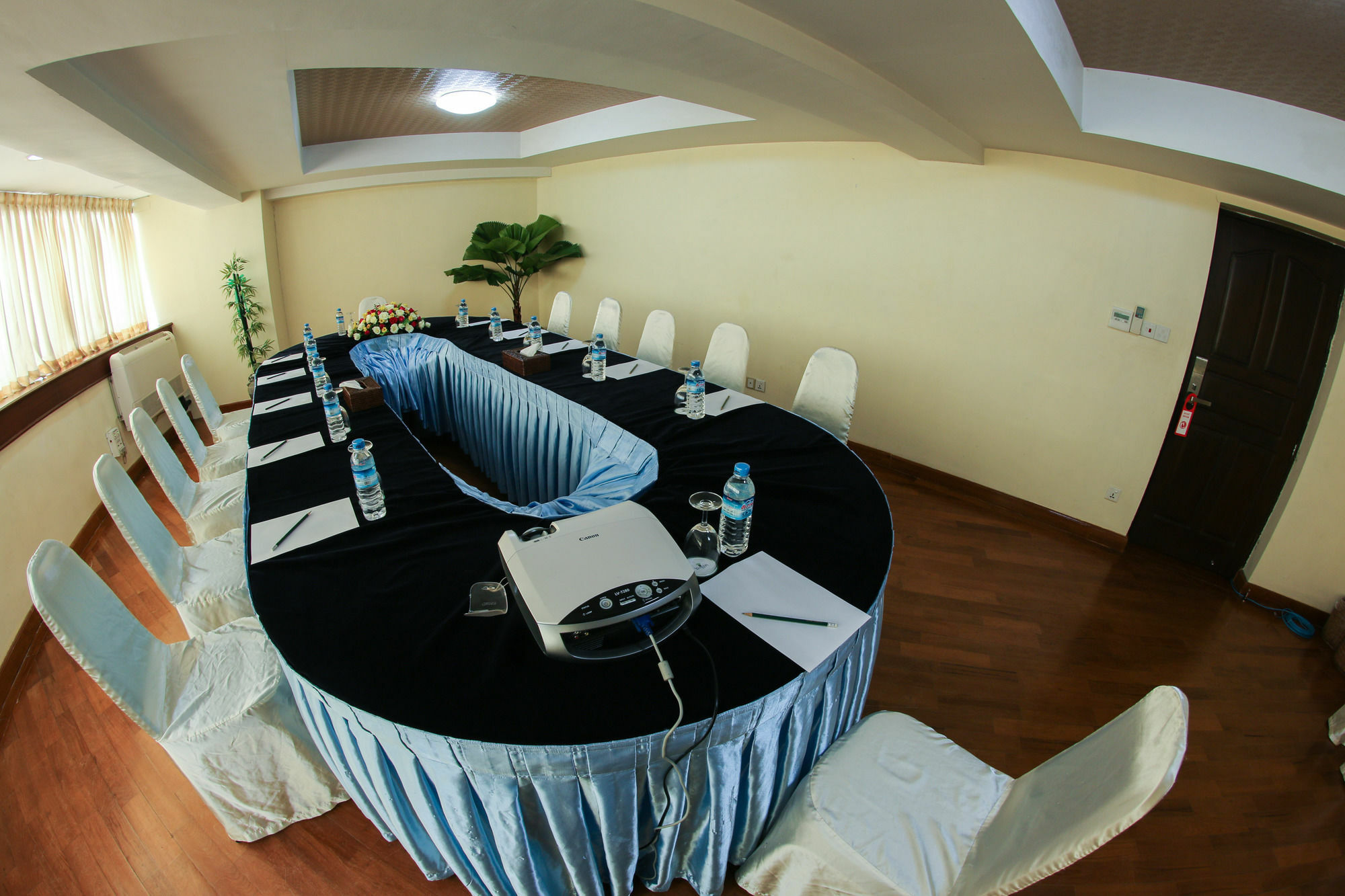 Hotel Γιανγκόν Εξωτερικό φωτογραφία